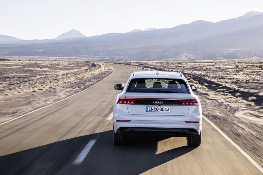  Audi Q8 55 TFSI Quattro 2018 года  (WW) (фото 37 из 42)